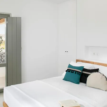 Alio Naxos Luxury Suites Agios Georgios  Room photo